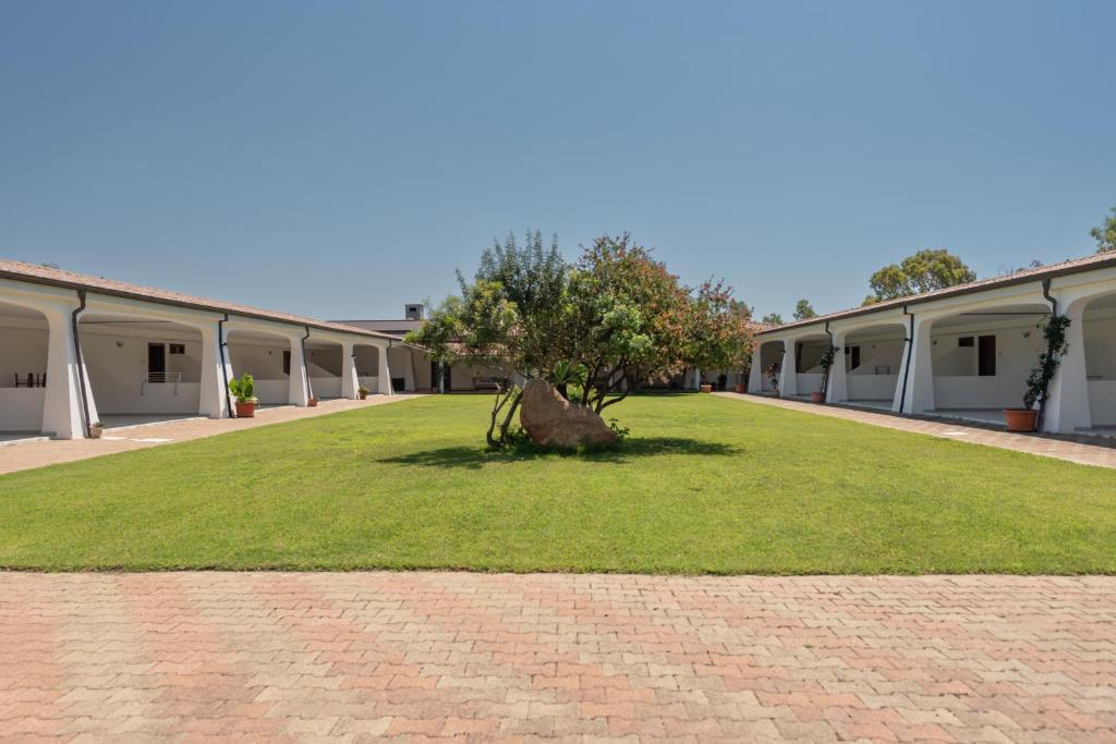 Hotel Biderrosa photo