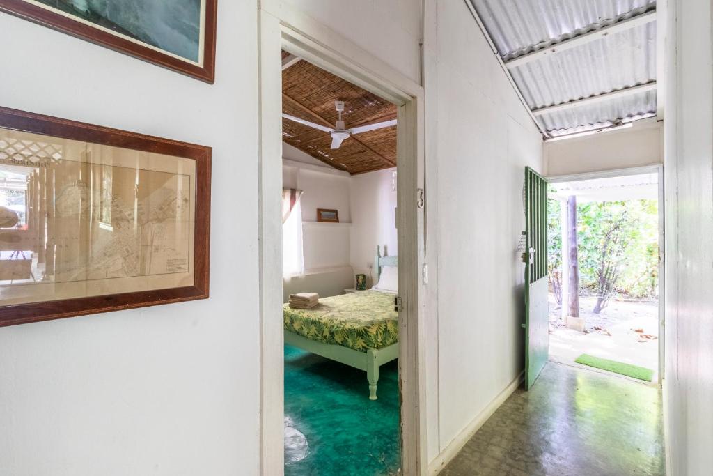 Exterior view, Bajo el Arbol B&B in Santa Teresa