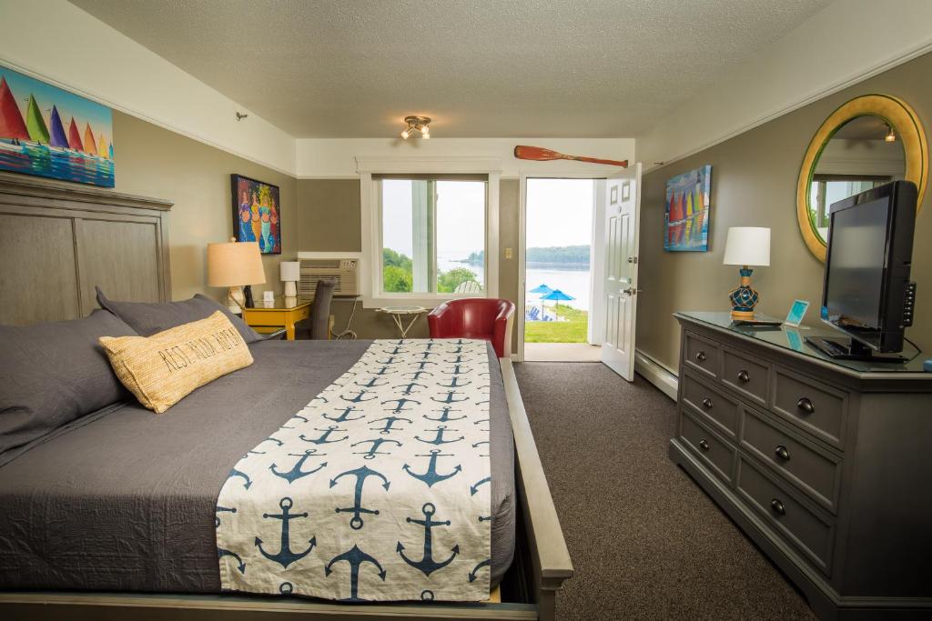 Strawberry Hill Seaside Inn photo