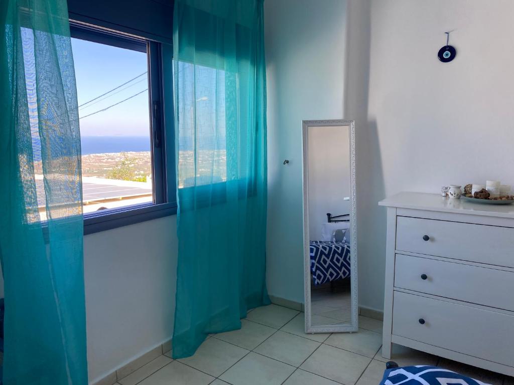 Rising Sun House Santorini photo