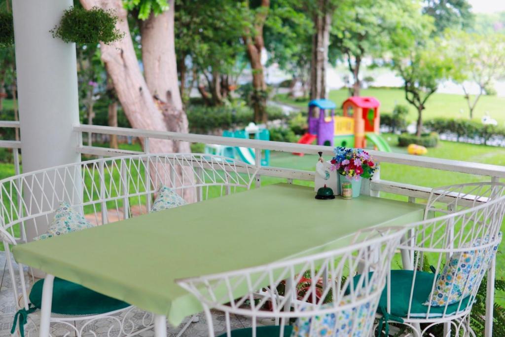 อาหารและเครื่องดื่ม