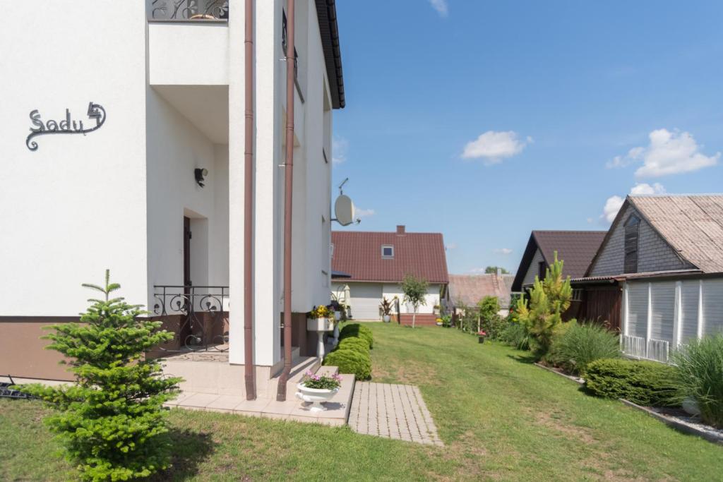 Dvi liepos, Merkinė