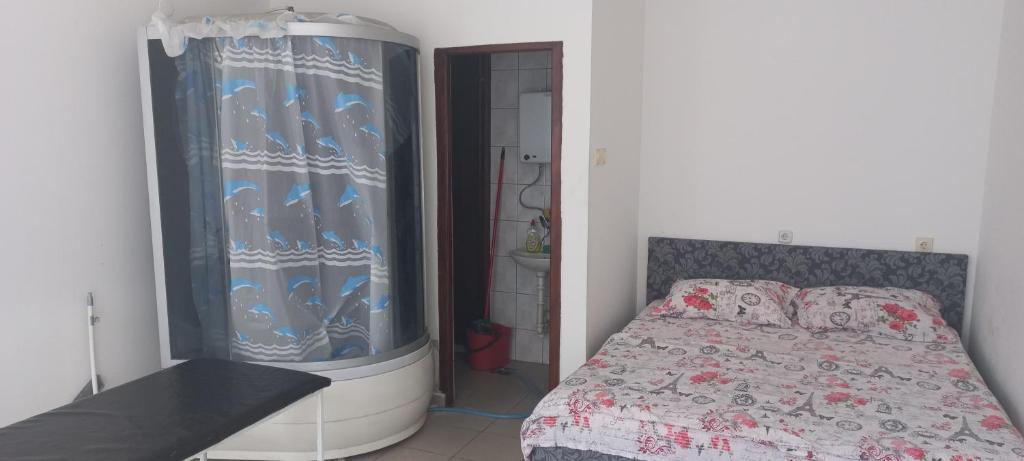 Big bed, Rumenacka 7 — Hotel in Novi Sad