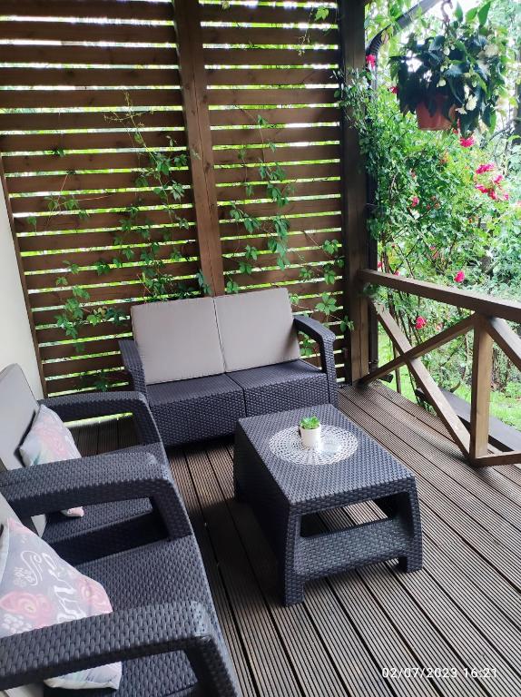 Boutigue city house with terrace and garden free parking 전경