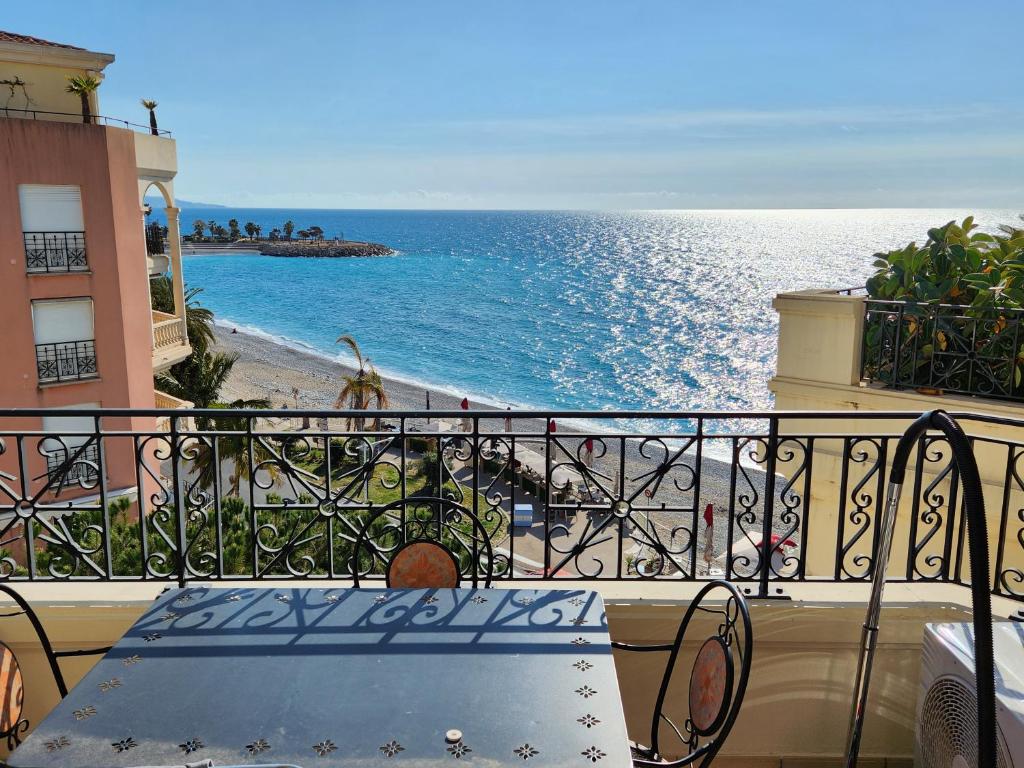 Exclusive Panoramic Sea View in Victoria Beach - 4