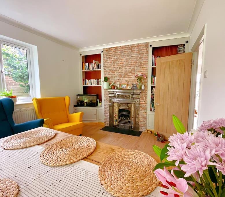 New River view house close to Heathrow London
