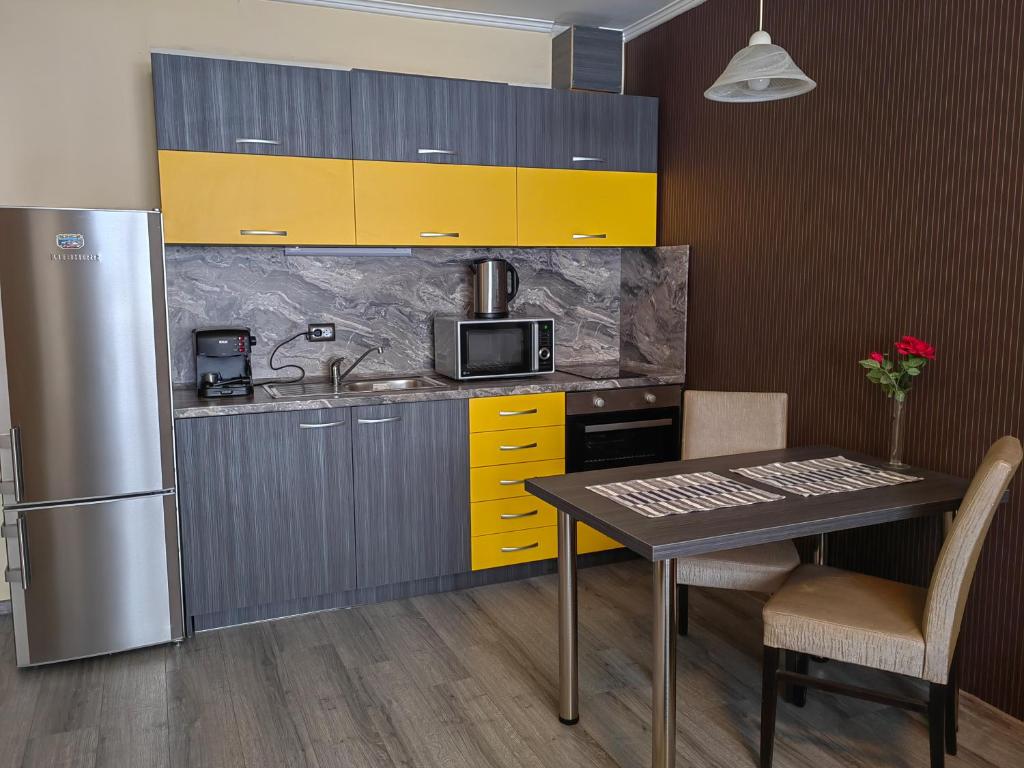Venice Apartments photo