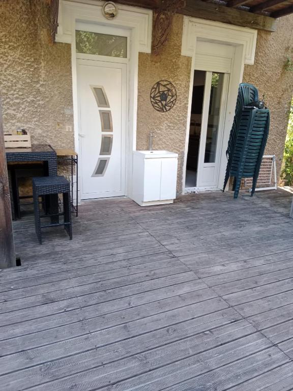Maison avec terrasse et jardin - 1