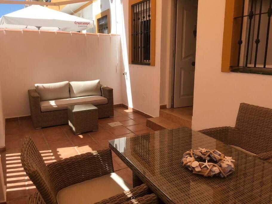 Apartamento con porche y piscina - 3