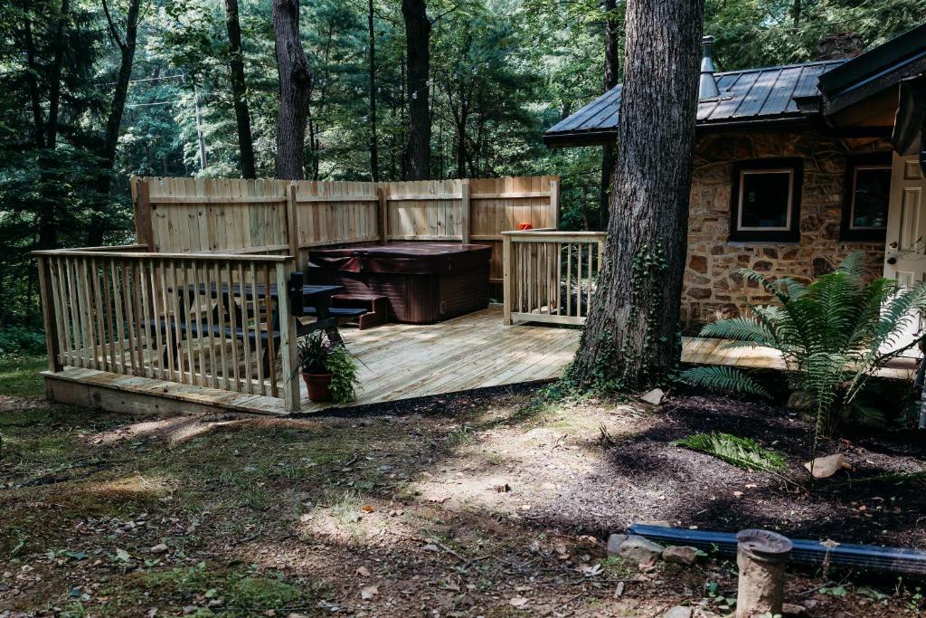 Landoll's Mohican Castle photo