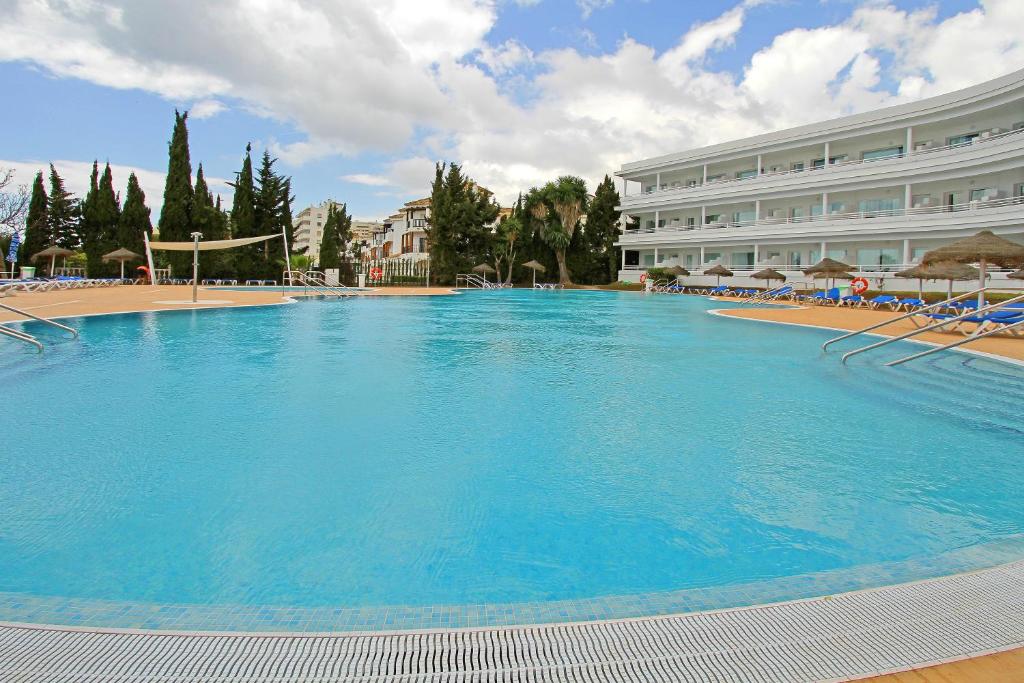 Hotel Palia La Roca — Swimming pool in Benalmadena, Andalusia