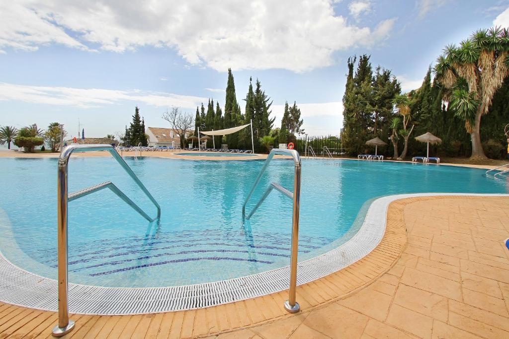 Hotel Palia La Roca — Swimming pool in Benalmadena, Andalusia