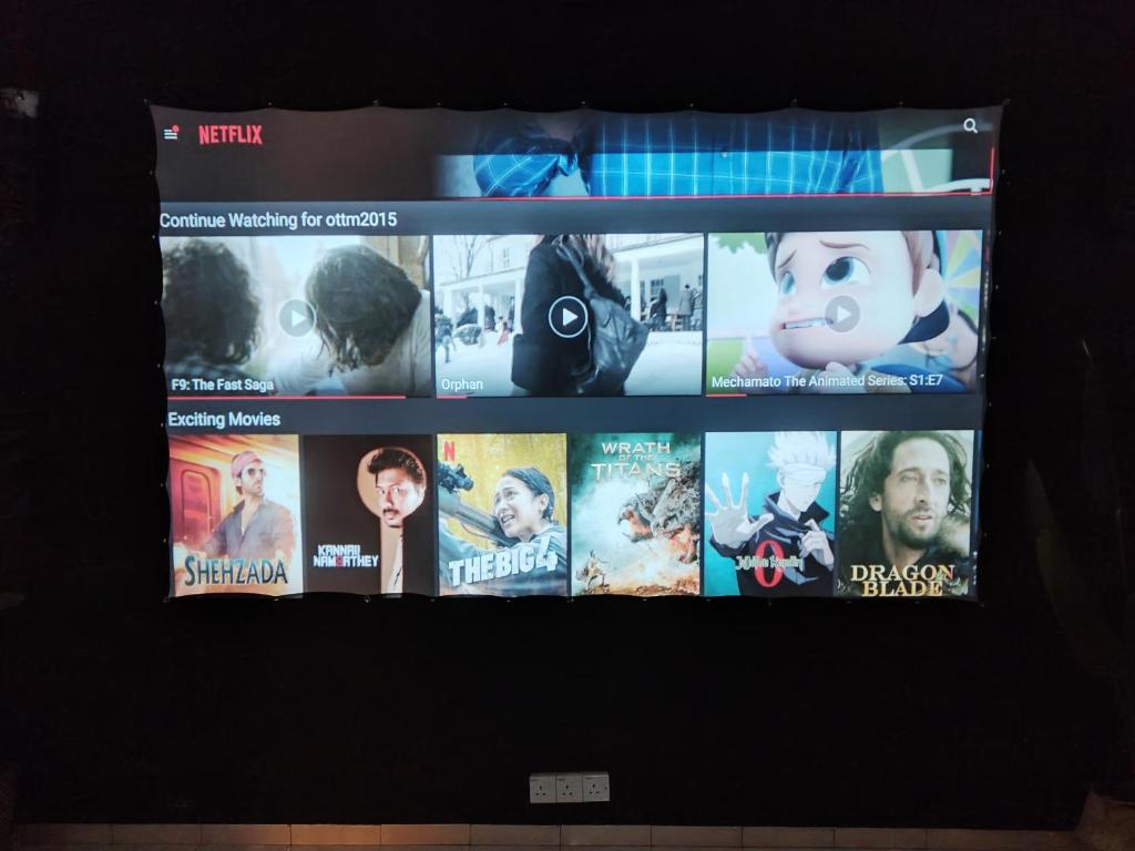 Basrie Villa Pagoh - Mini Cinema , Private Pool , Wi-Fi , NetFlix photo
