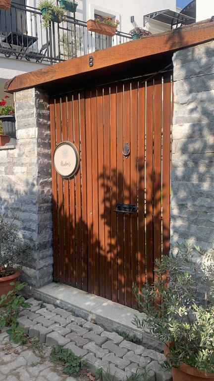 Arden's House photo