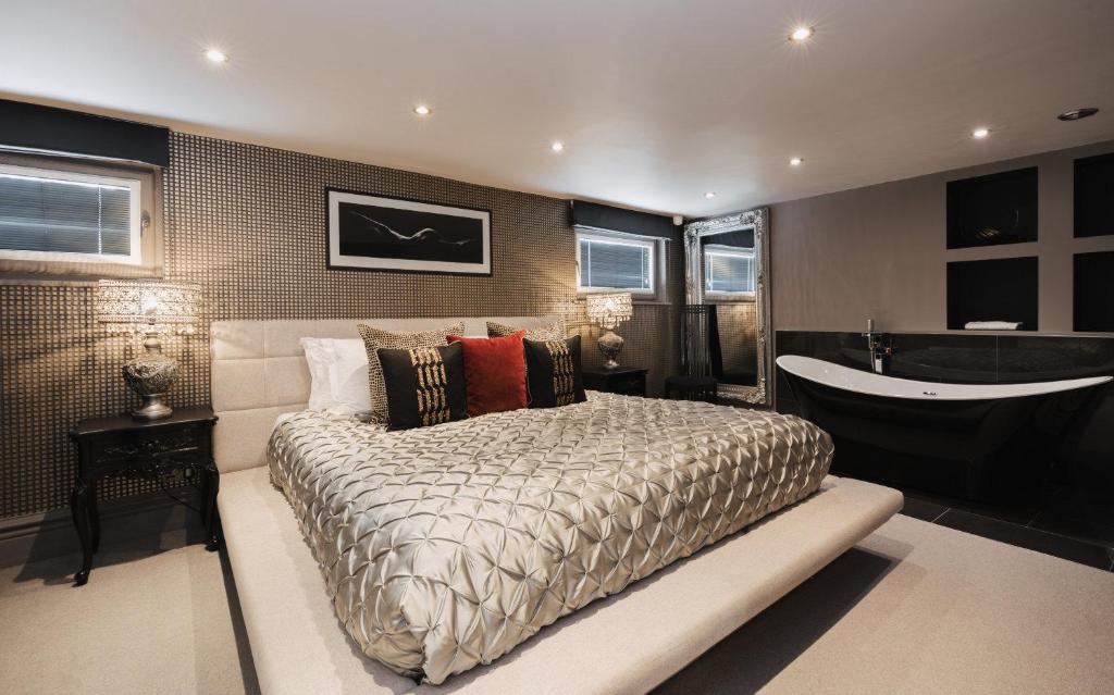 Square Townhouse photo