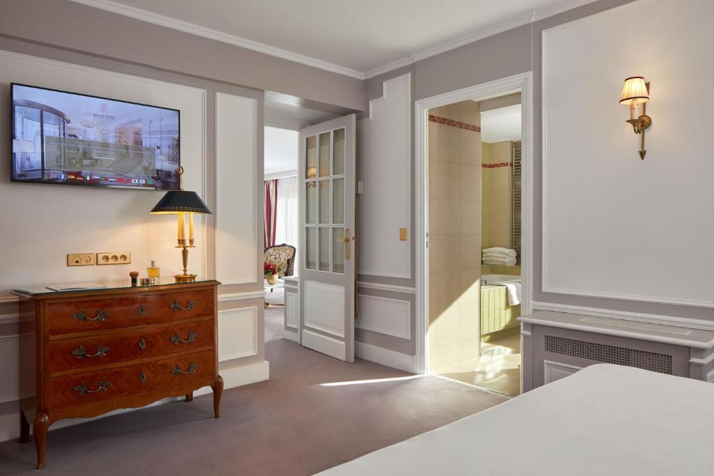 Paris Majestic Hotel Spa Additional