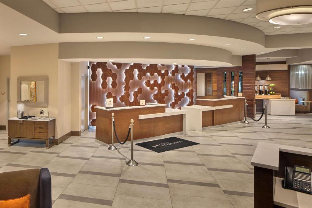 Lobby, DoubleTree by Hilton Little Rock in Little Rock (AR)