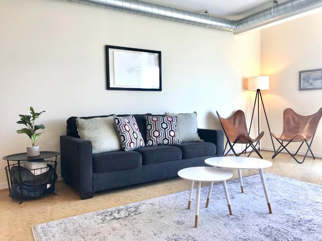 Greensview Apt 2 Bedroom, 2 Bath - Beautiful views!