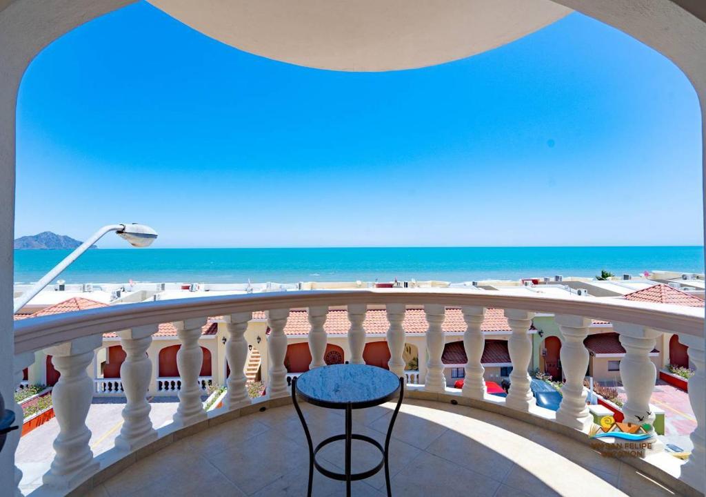 Incredible Beach side complex home Jerry`s Beach Club condo 4 - 2