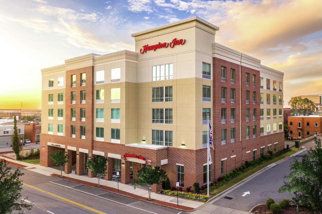Hampton Inn Wilmington Downtown photo