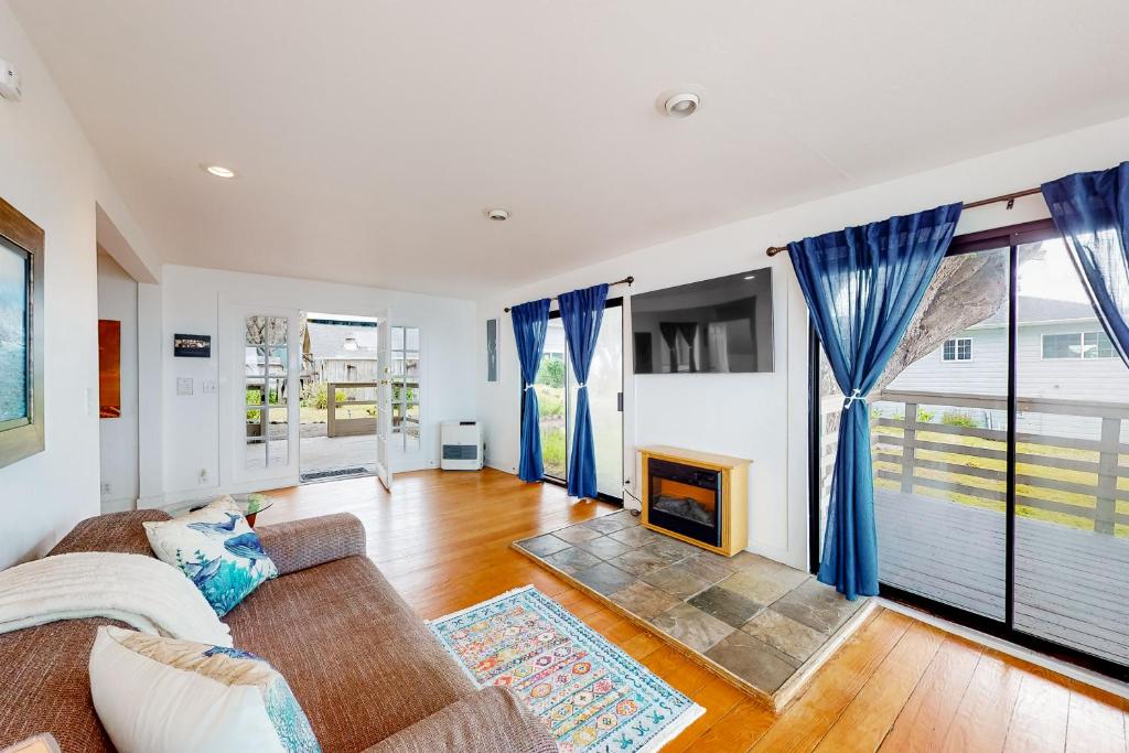 Saddle Point Ocean View Cottage, Elk