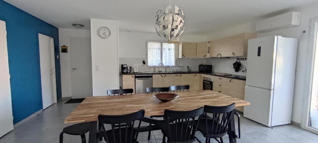 2 Maisons de 3 et 2 chambres avec grande piscine commune - 4