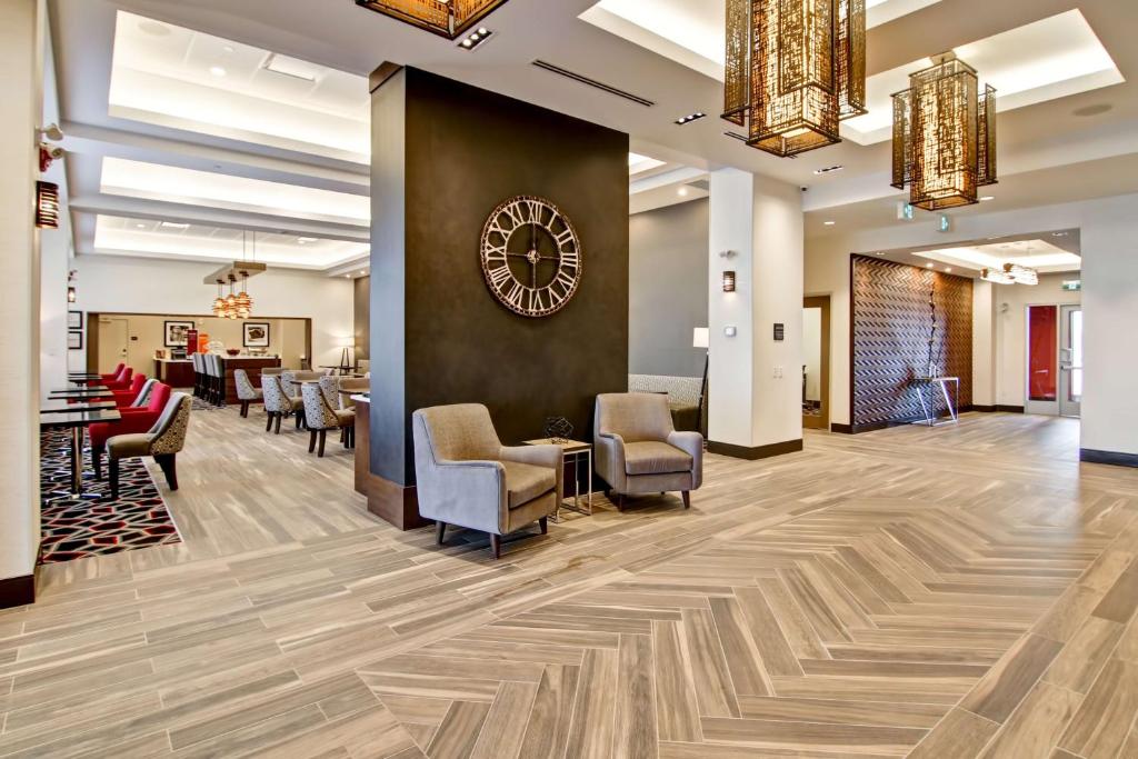 Hampton Inn & Suites by Hilton Grande Prairie photo