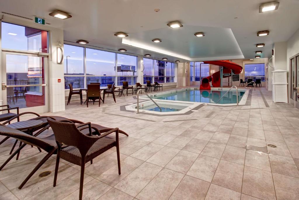 Hampton Inn & Suites by Hilton Grande Prairie photo