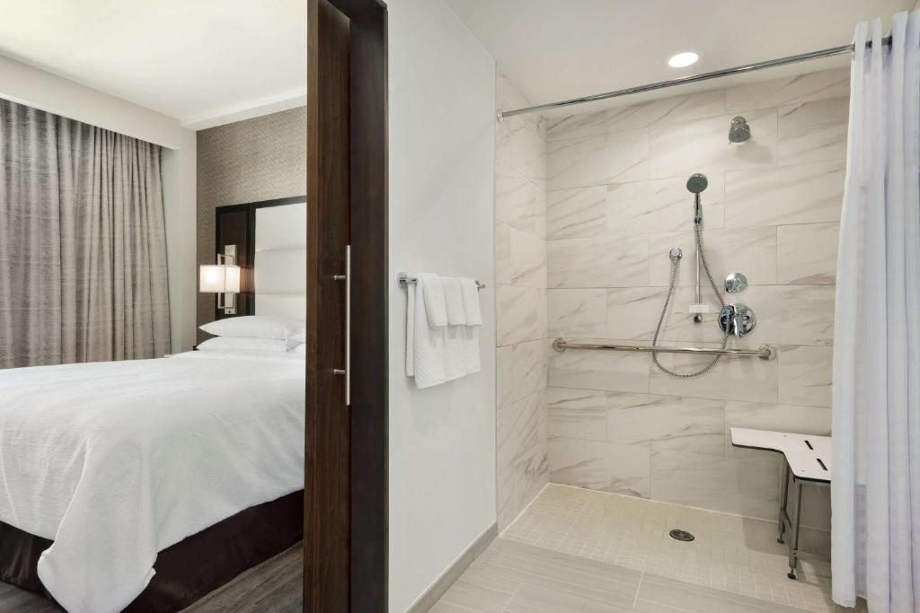 Embassy Suites by Hilton - Noblesville Indianapolis Conventi photo