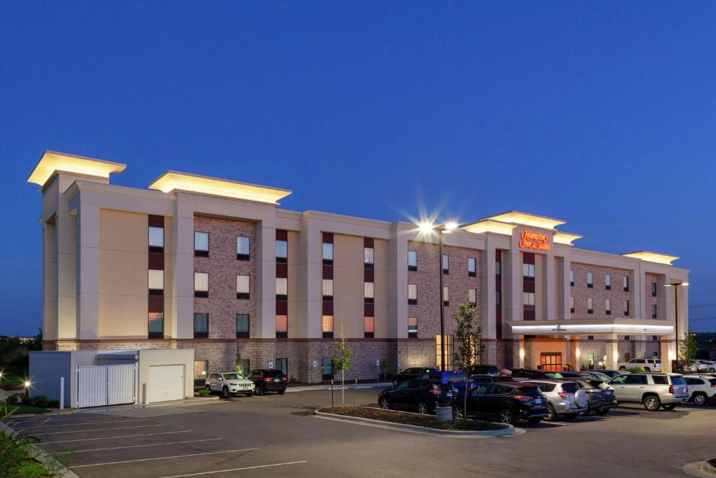 Hampton Inn & Suites Overland Park South photo