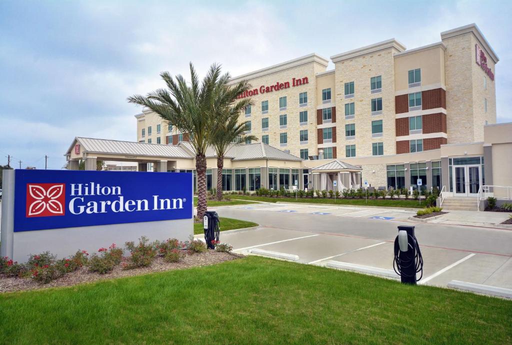 Hilton Garden Inn Houston Hobby Airport photo