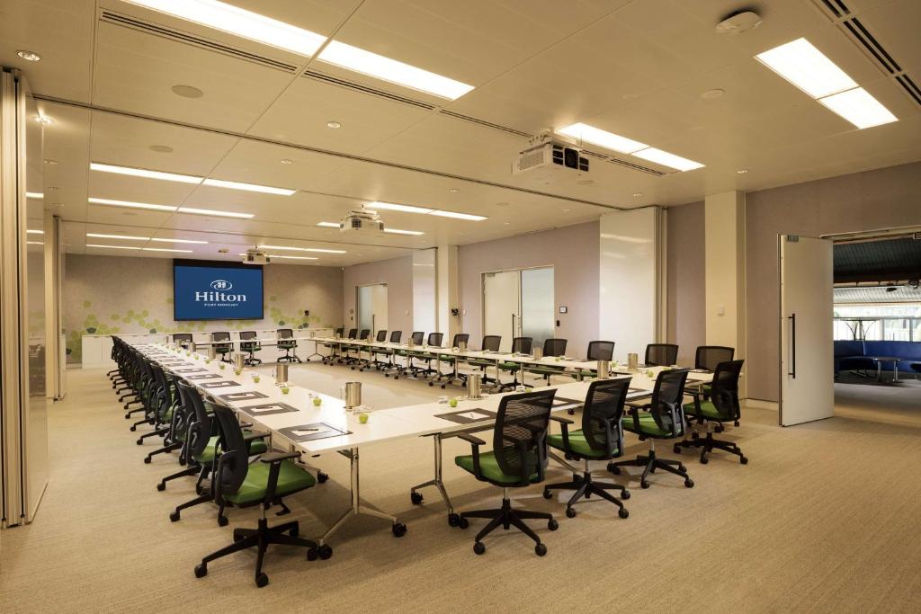 会議室 / ダンスホール