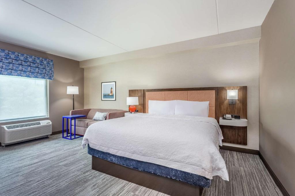 Hampton Inn & Suites Kittery-Portsmouth, Kittery