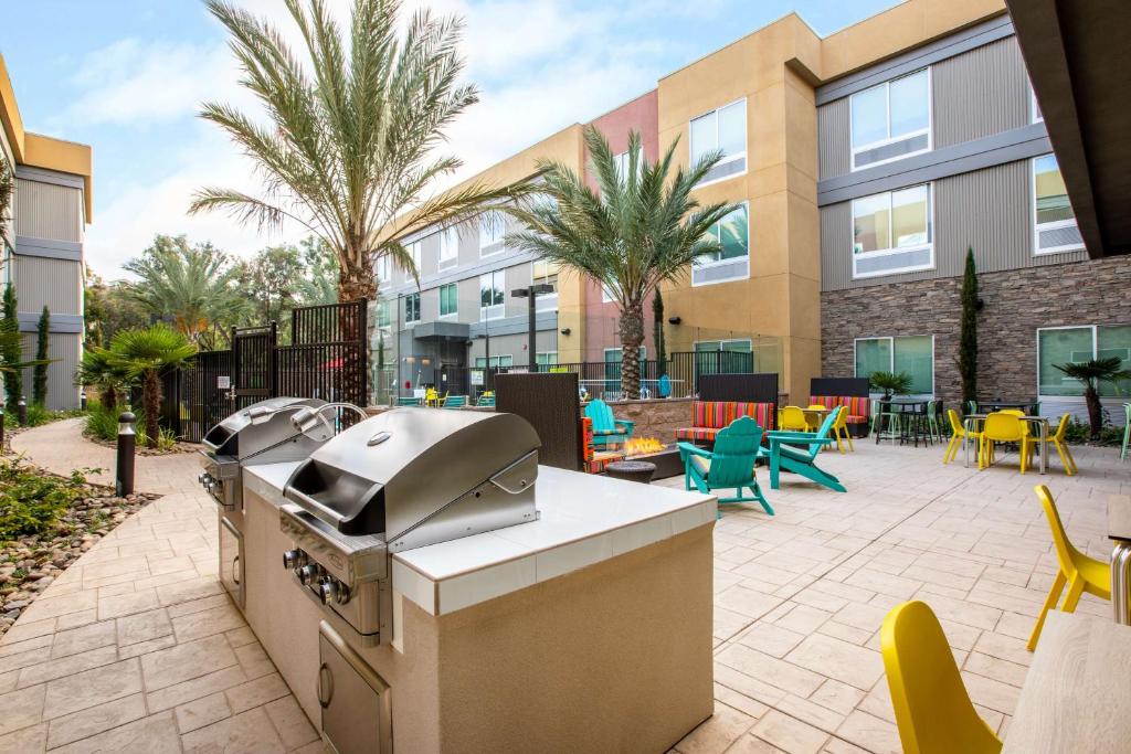 Home2 Suites by Hilton Carlsbad, CA photo