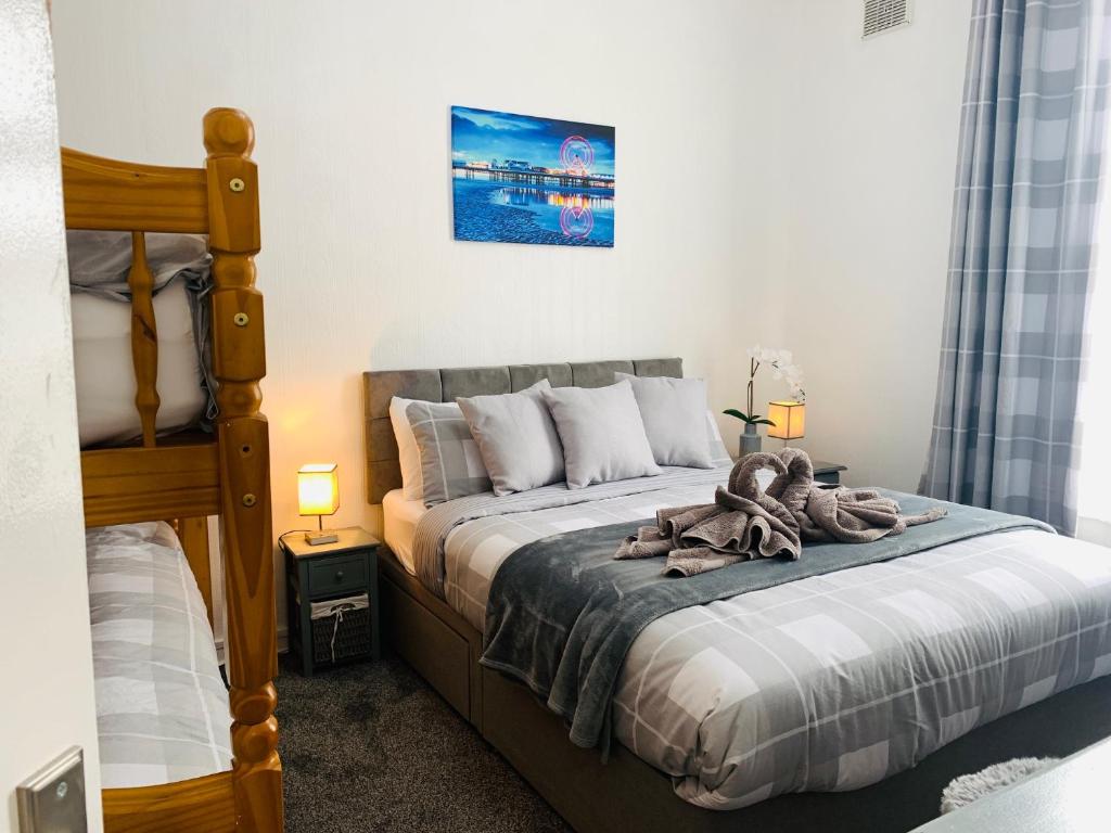 The WhiteHouse Holiday Apartments, Blackpool