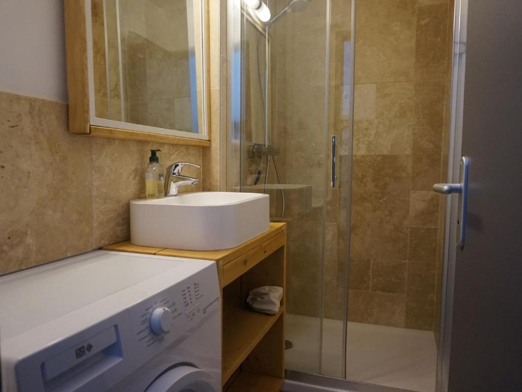 Appartement rénové 3 étoiles, balcon, proche ski - FR-1-737-15 - 2
