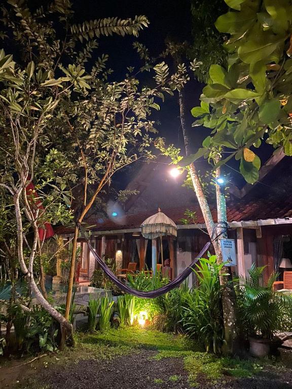 Astuti Gallery Homestay photo