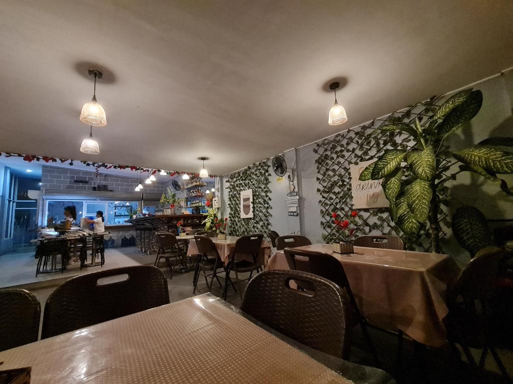 Hideaways Restobar and Resort