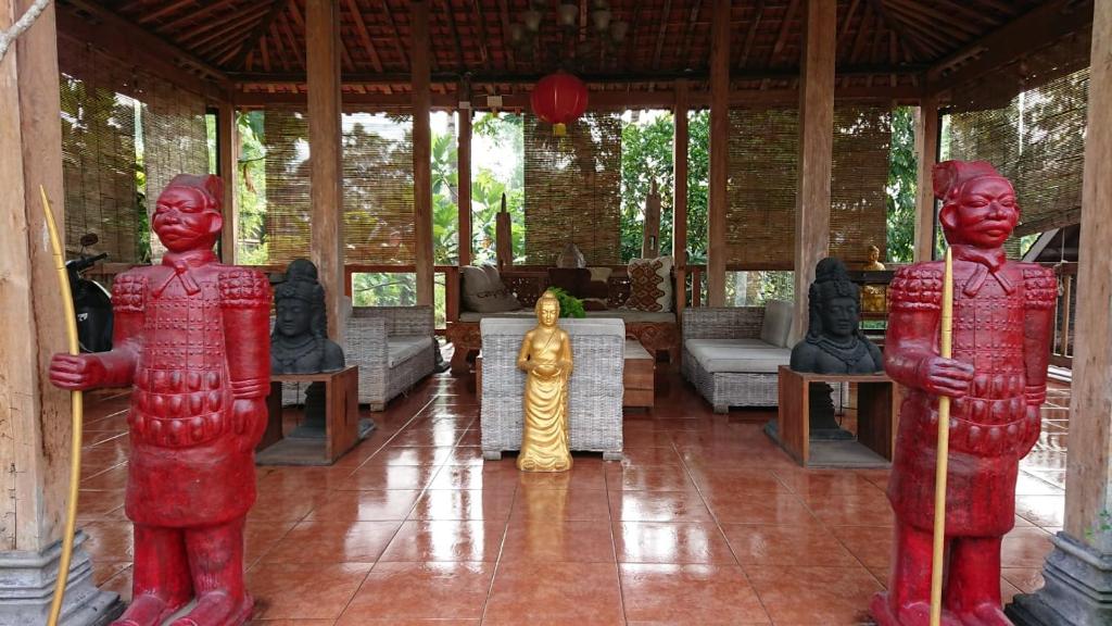 Astuti Gallery Homestay photo