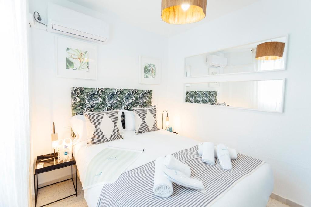 Stunning and colorful- 4Bd 2Bth- Santa Cruz - 4