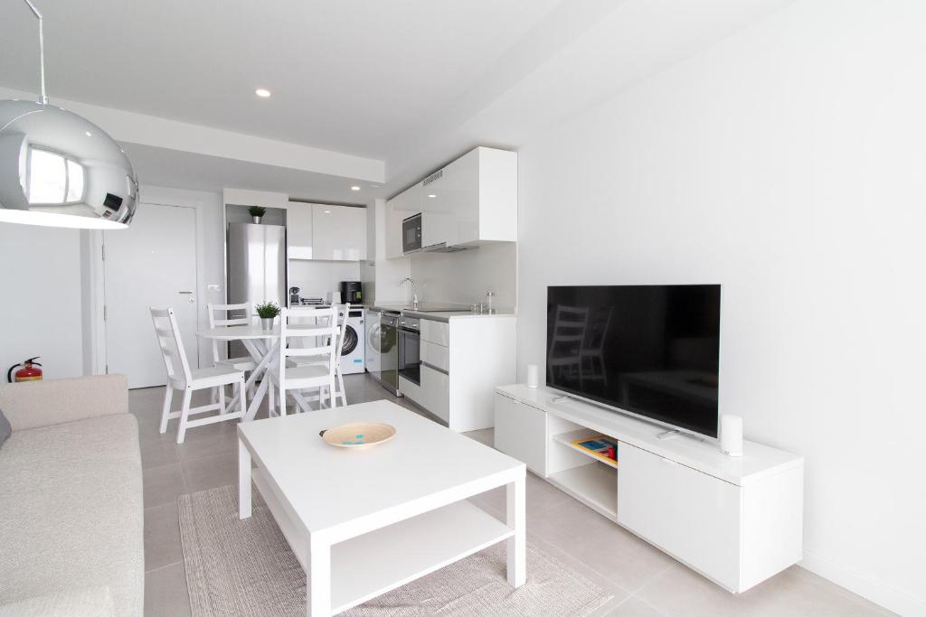 Global Vacacional, Apartamento con terraza, vistas al mar y a la piscina - 4