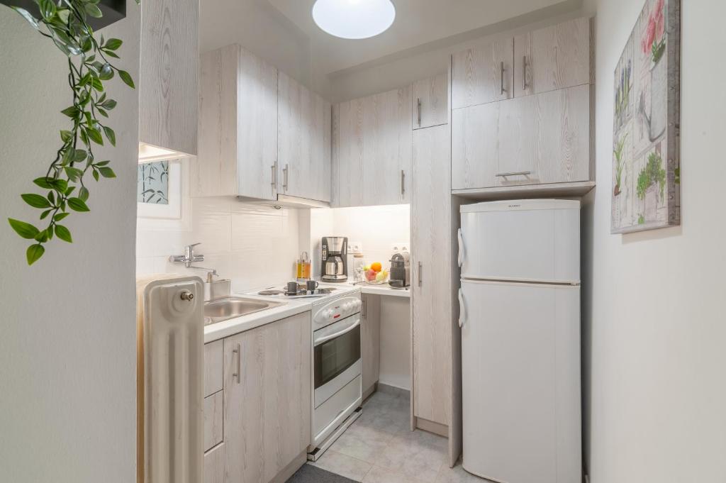 Aegle by Heloni Apartments photo