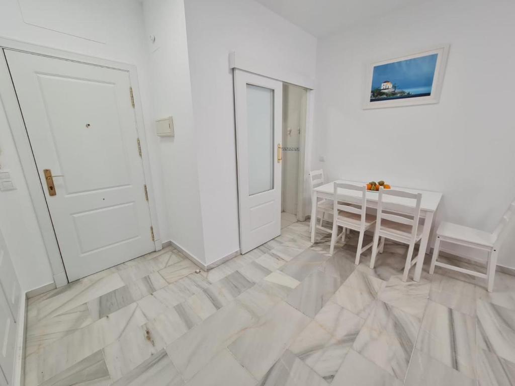 REF. 80 APARTAMENTO EN ARETUSA 1 DORMITORIO - 3