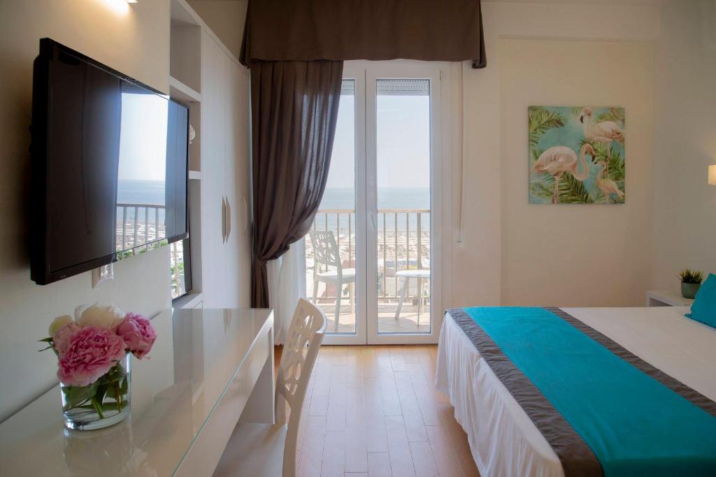Hotel Mon Cheri - 4