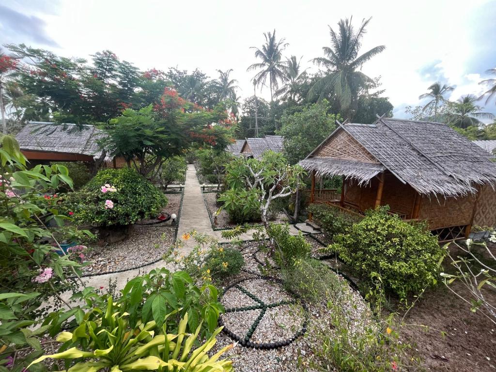 Koh Mook Bungalows photo