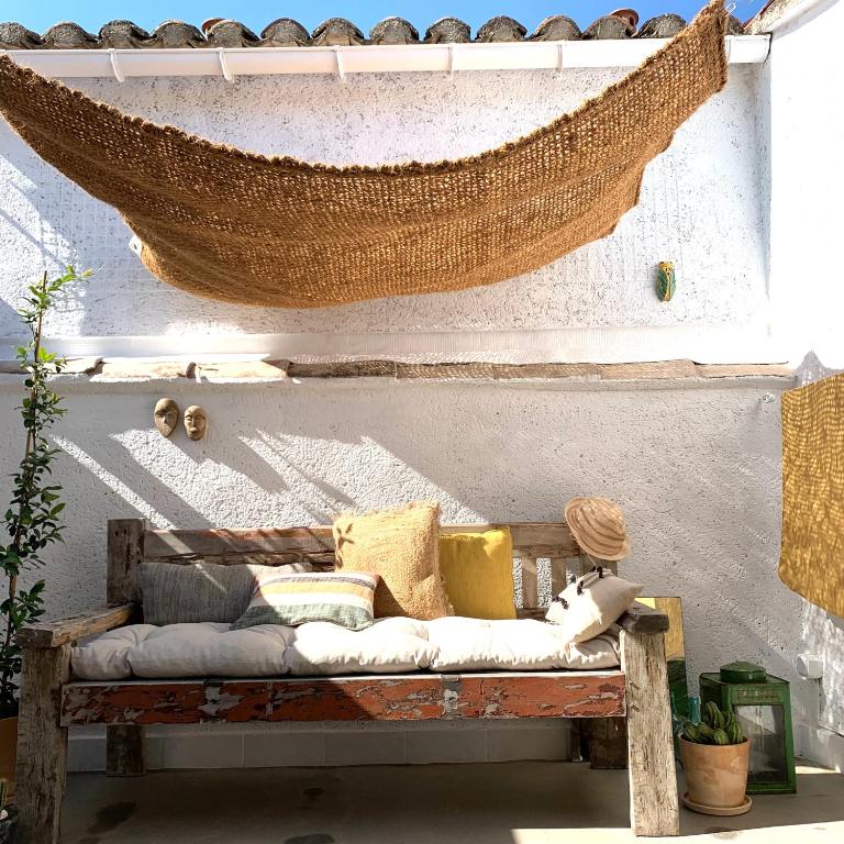 SECRET TERRASSE old town authentic Provence stay - 3