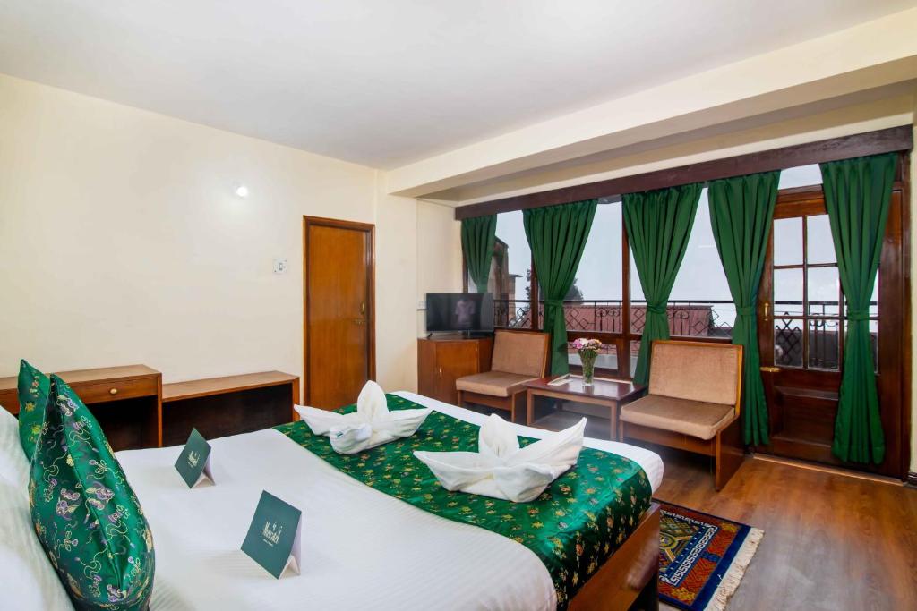 Muscatel BhumSang - 200 Mts from Mall Road photo
