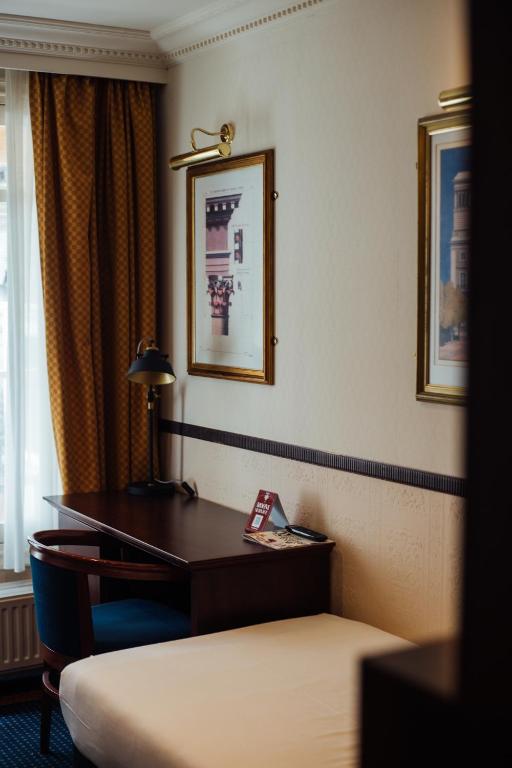 Boutique Hotel De Doelen photo