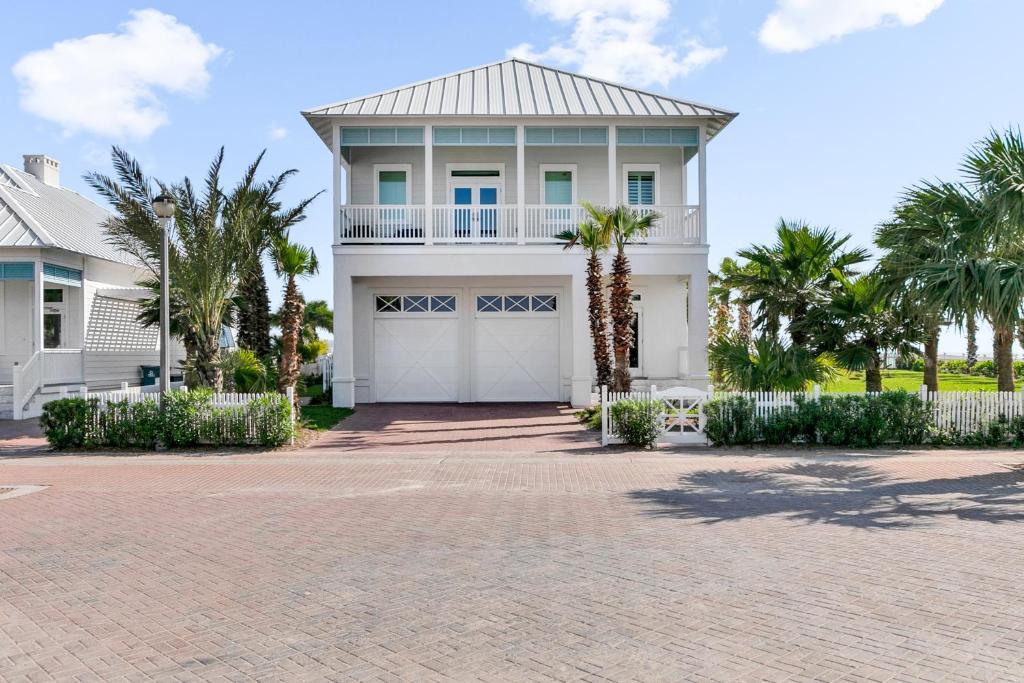 Kite One - Private bayside home with Pool and Hot Tub home, South Padre Island