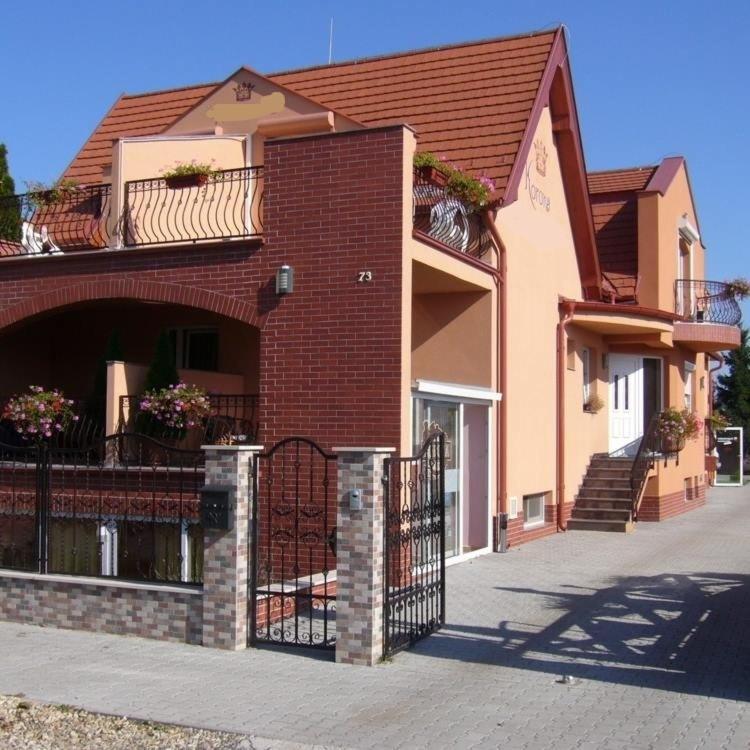Korona Home — Hotel in Sarvar